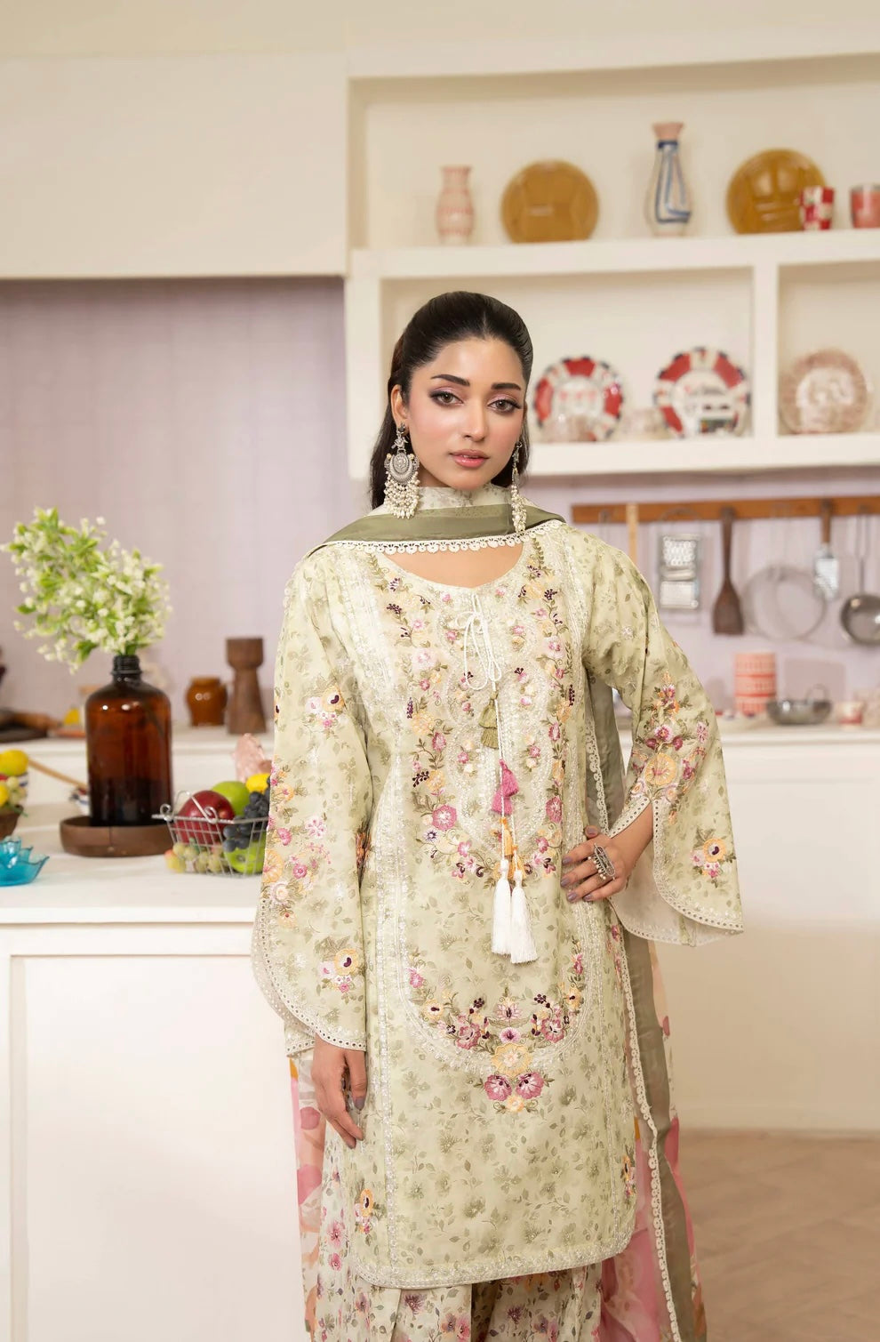Ivory Garden 3-Piece Embroidered Lawn Suit