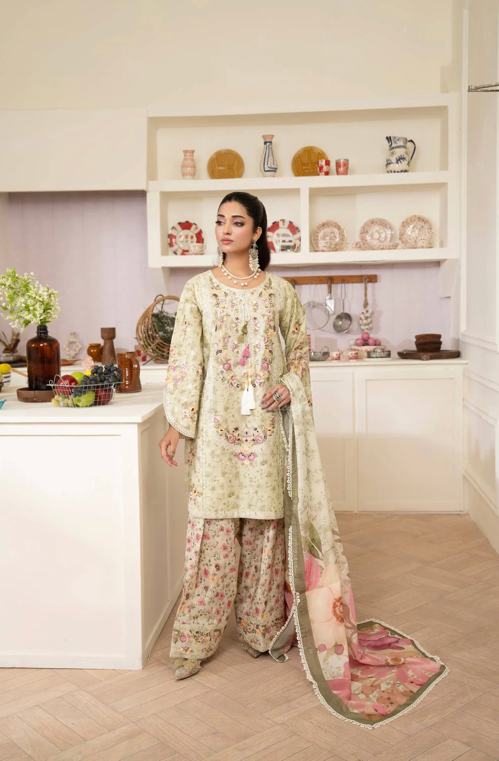 Ivory Garden 3-Piece Embroidered Lawn Suit