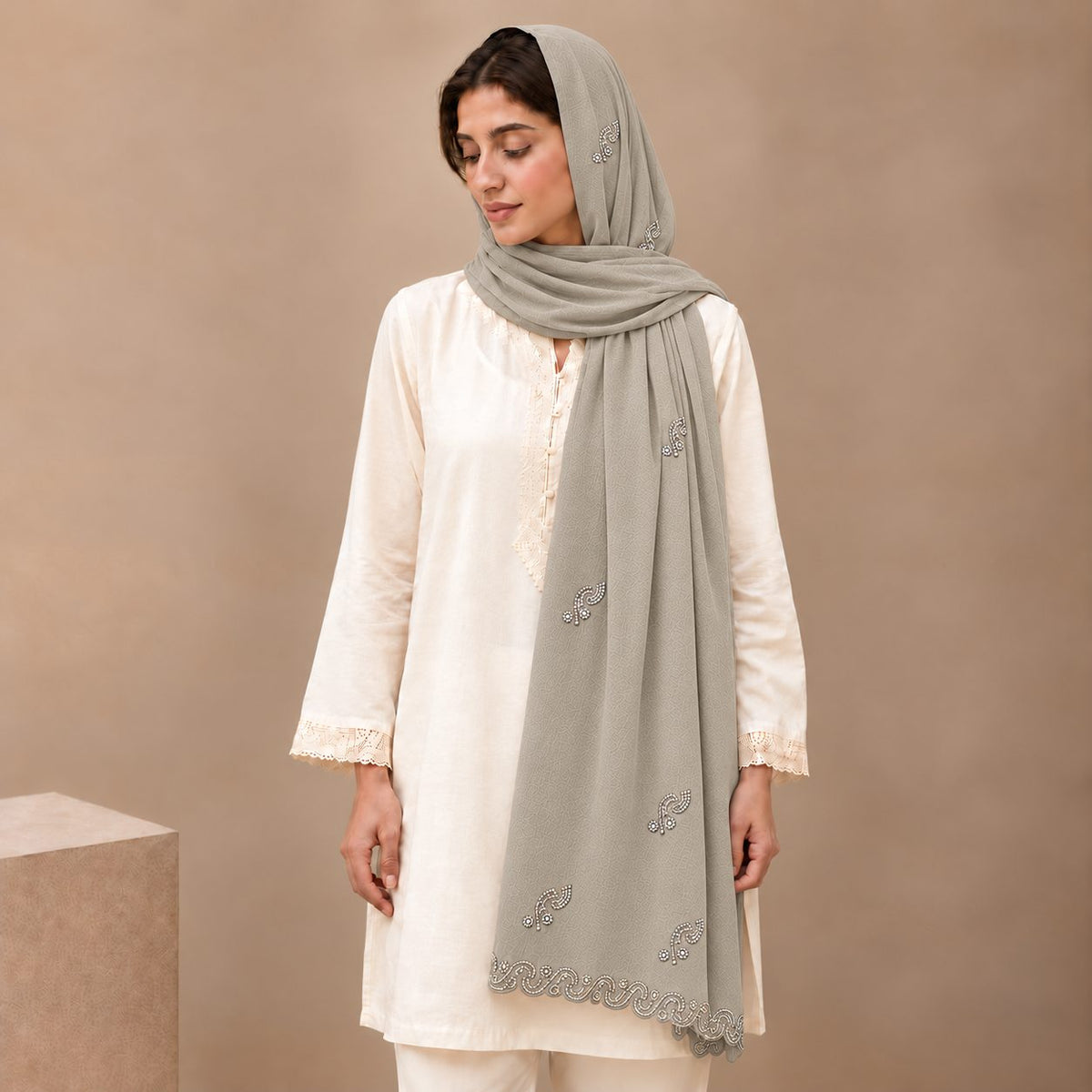 Serene Scallop Stole