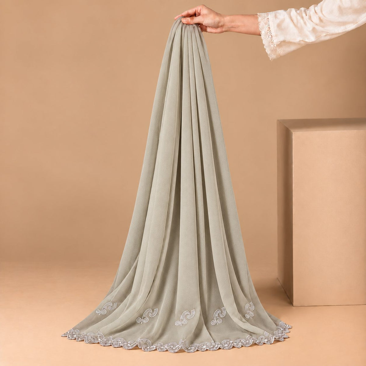 Serene Scallop Stole