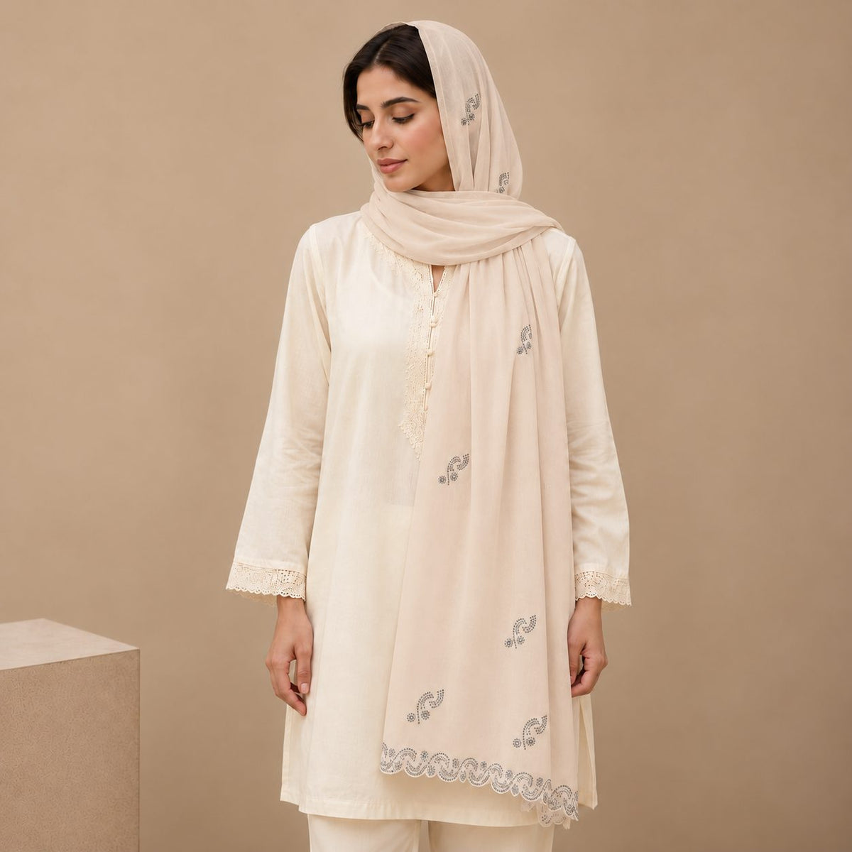 Serene Scallop Stole