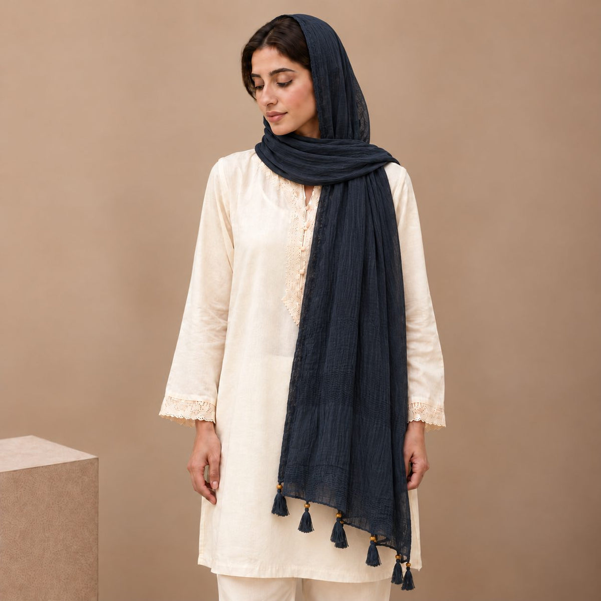 Urban Tassel Textured Stole